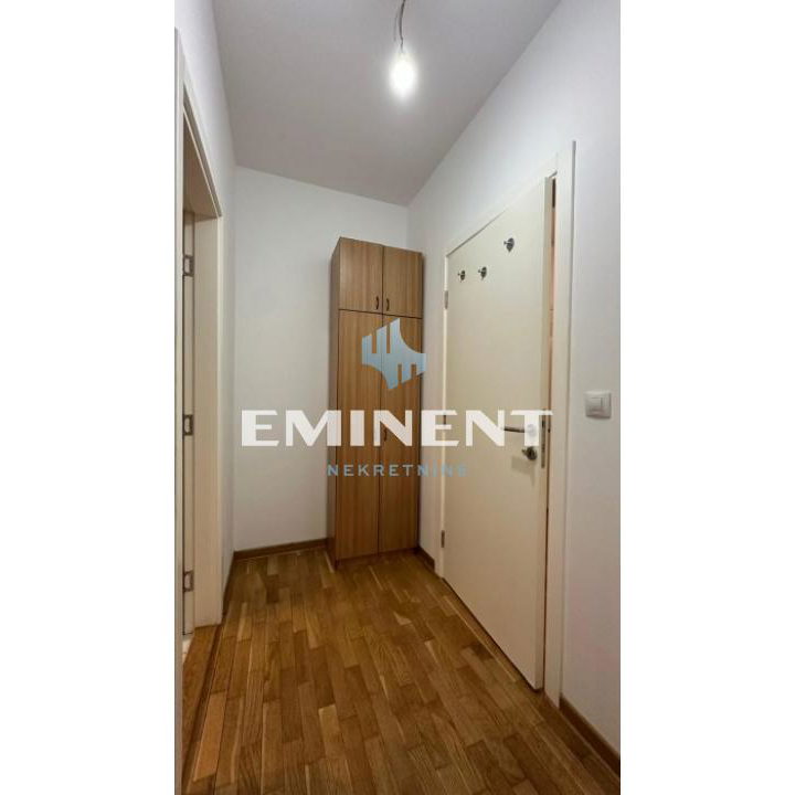 Trosoban stan za izdavanje, Blok 61, Beograd, 64m², 650 €/mes