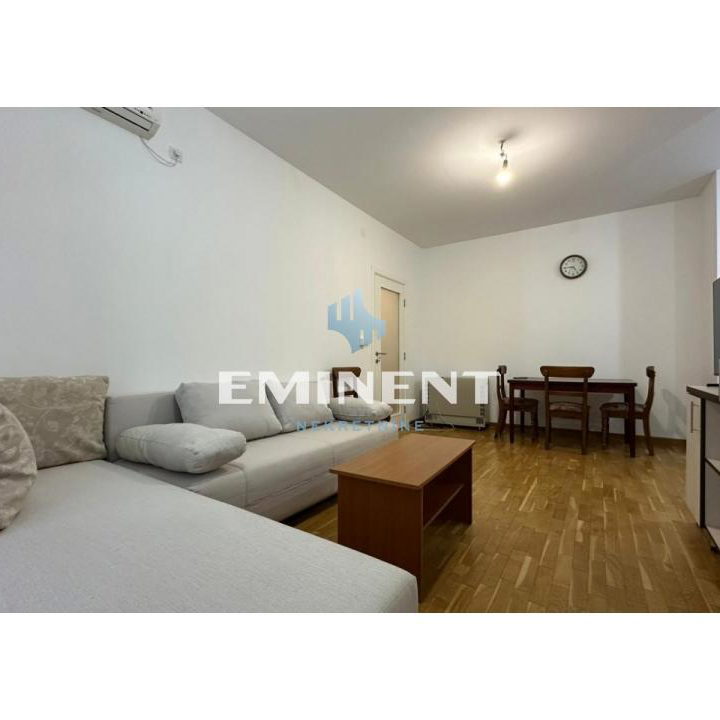 Stan Izdavanje Beograd Blok 61 64 m2
