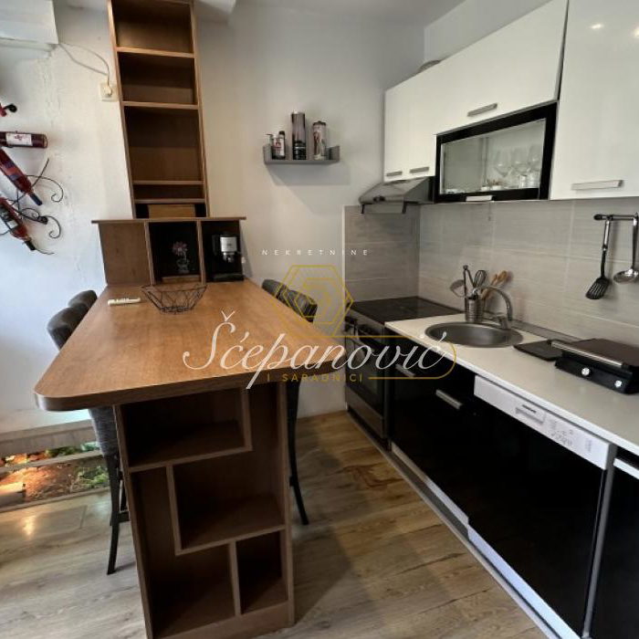 Stan Prodaja Novi Sad  33 m2