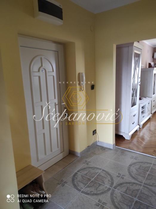 stanovi-izdavanje-qsOIGwJ8tR Dvosoban stan na prodaju, Centar, Bečej, 69m², 77.000 €