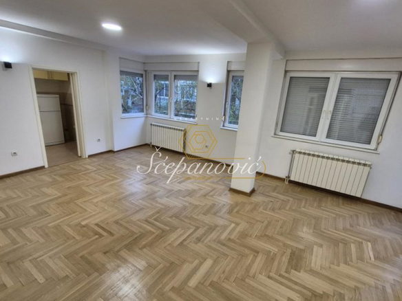 Stan Izdavanje Novi Sad  89 m2