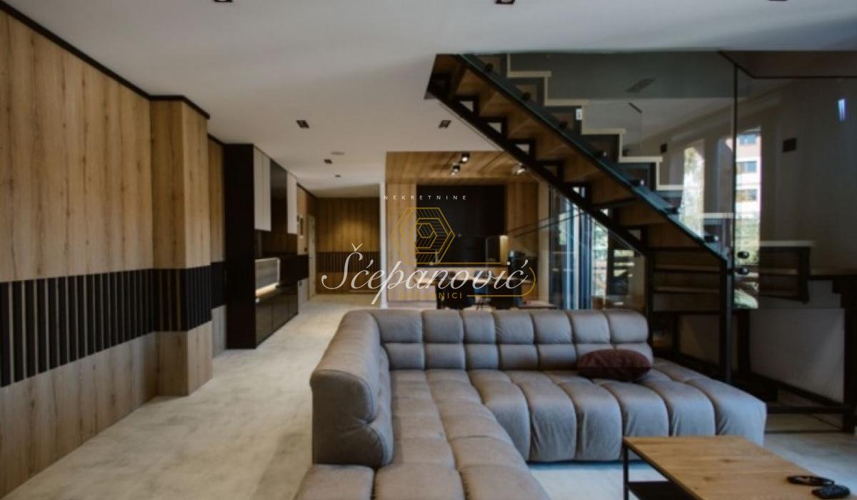 Lokal na prodaju, Golija, Zlatibor, 684m², 1.200.000 €