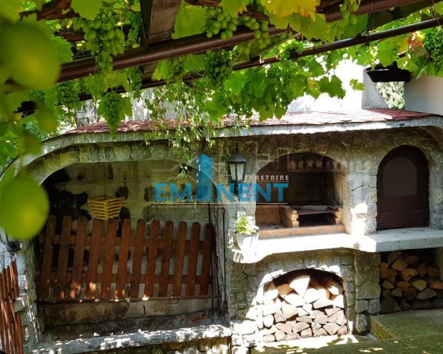 Kuća Prodaja Beograd Beli Potok 465 m2