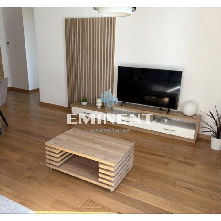 Stan Izdavanje Beograd Blok 65 56 m2