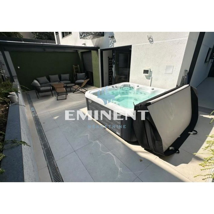 Trosoban stan za izdavanje, FON, Beograd, 116m², 2.000 €/mes