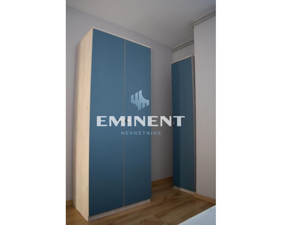 stanovi-prodaja-3UaY1cYSF9 Kuća na prodaju, Ledine, Beograd, 200m², 290.000 €
