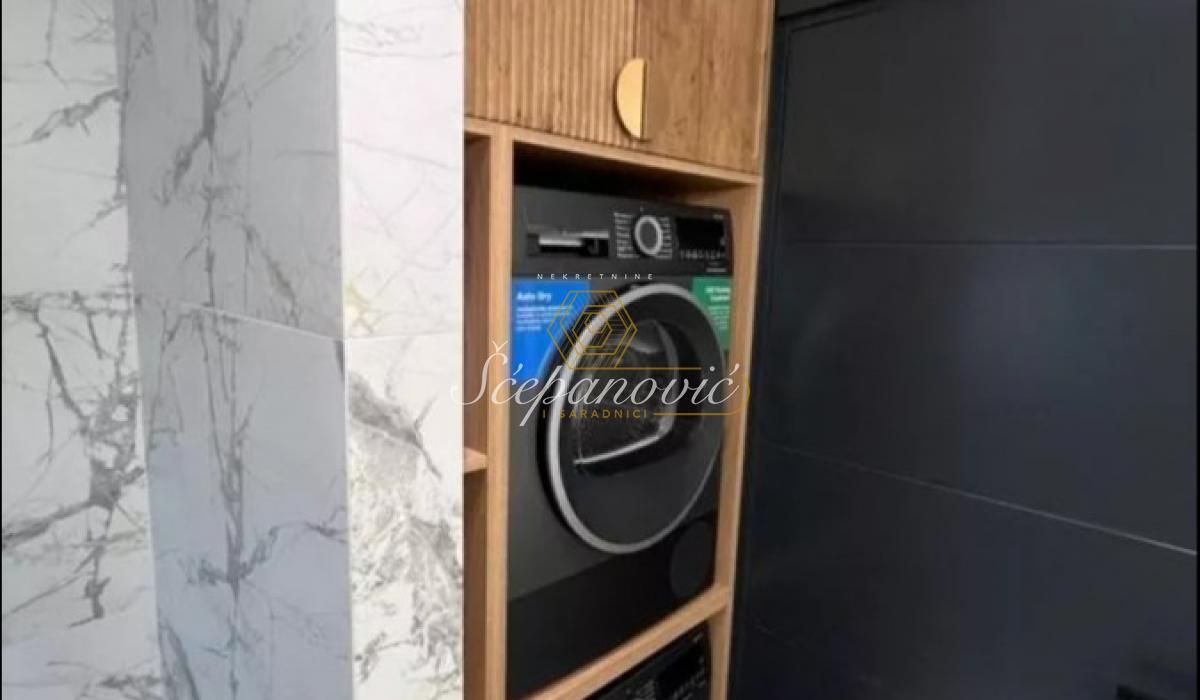 Trosoban stan na prodaju, Sajmište, Novi Sad, 93m², 645.000 €