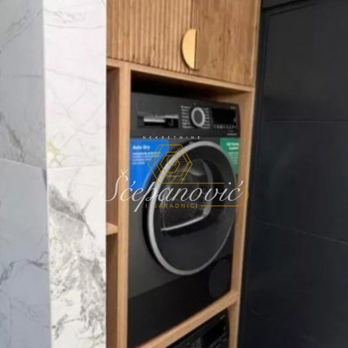 Trosoban stan na prodaju, Sajmište, Novi Sad, 93m², 645.000 €