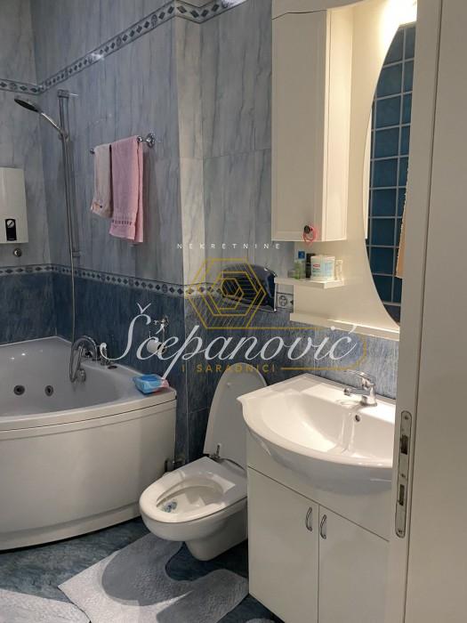 Četvorosoban stan na prodaju, Centar, Novi Sad, 132m², 390.000 €
