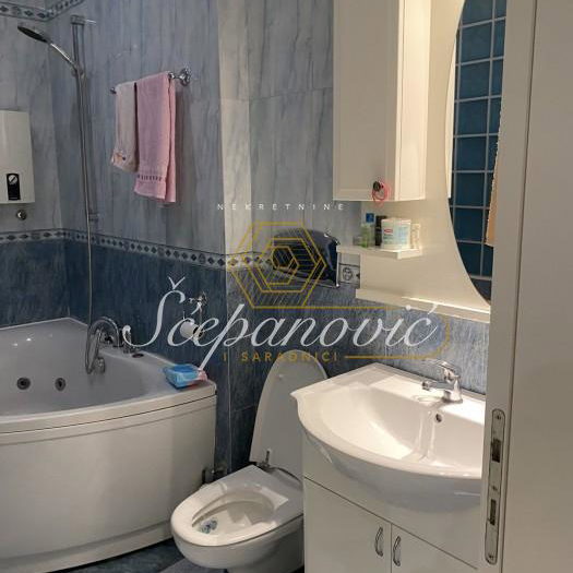 Četvorosoban stan na prodaju, Centar, Novi Sad, 132m², 390.000 €