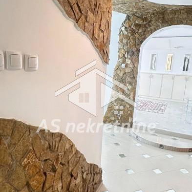 Trosoban stan za izdavanje, Blok 61, Beograd, 160m², 1.100 €/mes