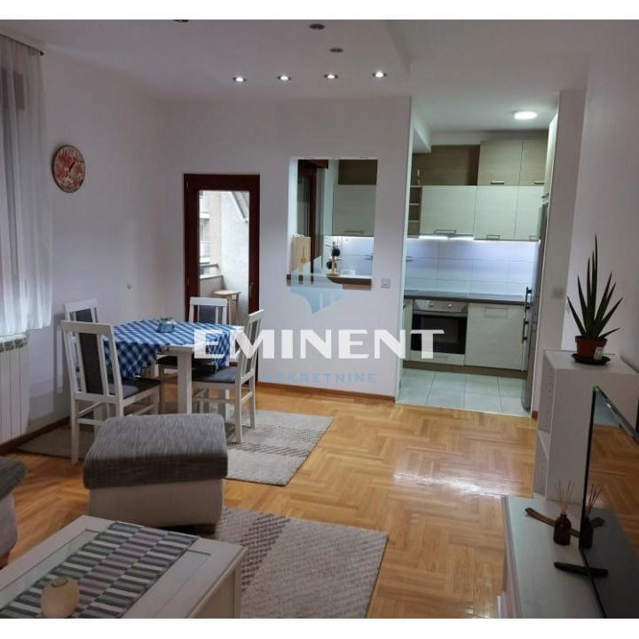 Stan Izdavanje Beograd Južni Bulevar 64 m2