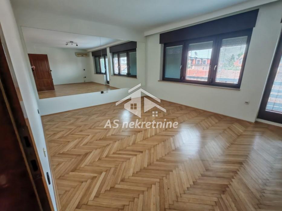 Kuća za izdavanje, Bioskop Voždovac, Beograd, 360m², 2.999 €/mes