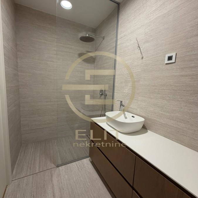 Četvorosoban stan na prodaju, Centar, Novi Sad, 120m², 588.000 €
