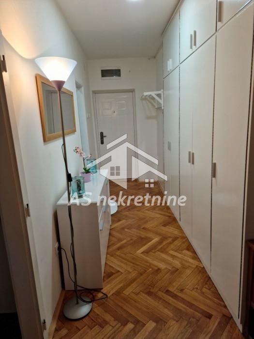 Trosoban stan za izdavanje, Slavija, Beograd, 73m², 1.000 €/mes