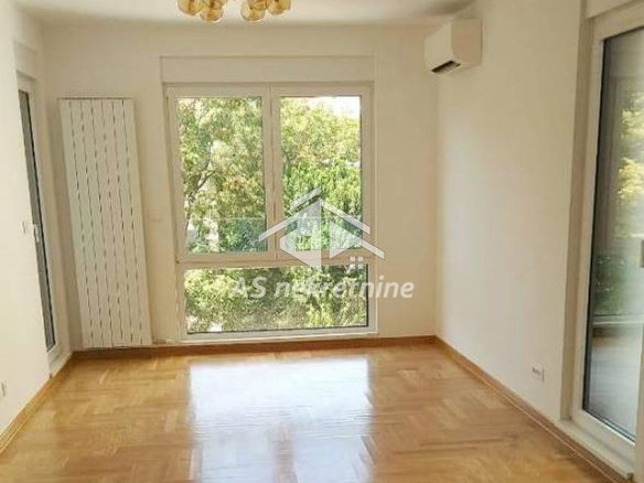 Stan Izdavanje Beograd Kalenić Pijaca 65 m2