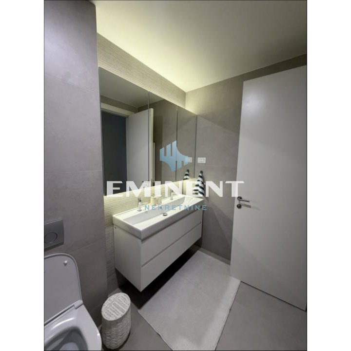 Trosoban stan za izdavanje, A Blok – Blok 67a, Beograd, 78m², 1.900 €/mes