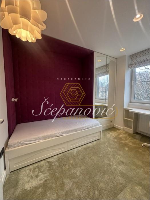stanovi-prodaja-F1QllVf58B Četvorosoban stan na prodaju, Centar, Novi Sad, 113m², 469.000 €
