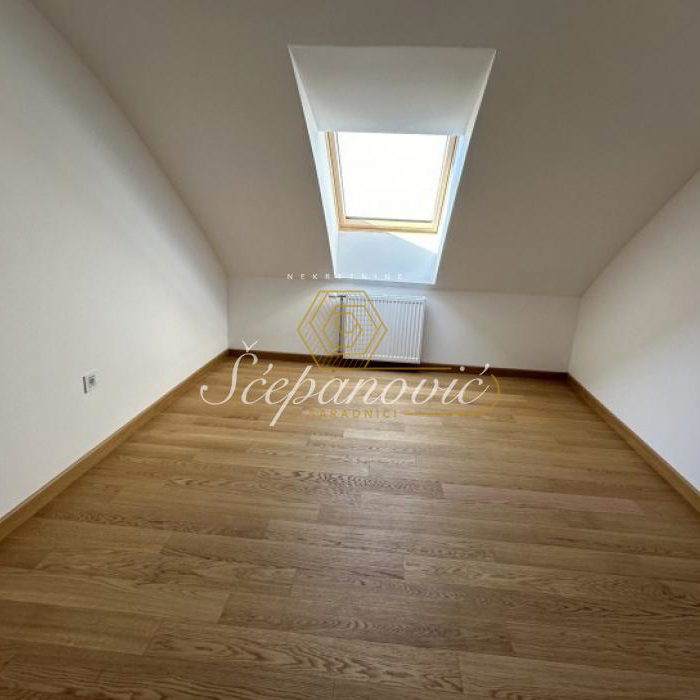 Stan Prodaja Novi Sad  185 m2