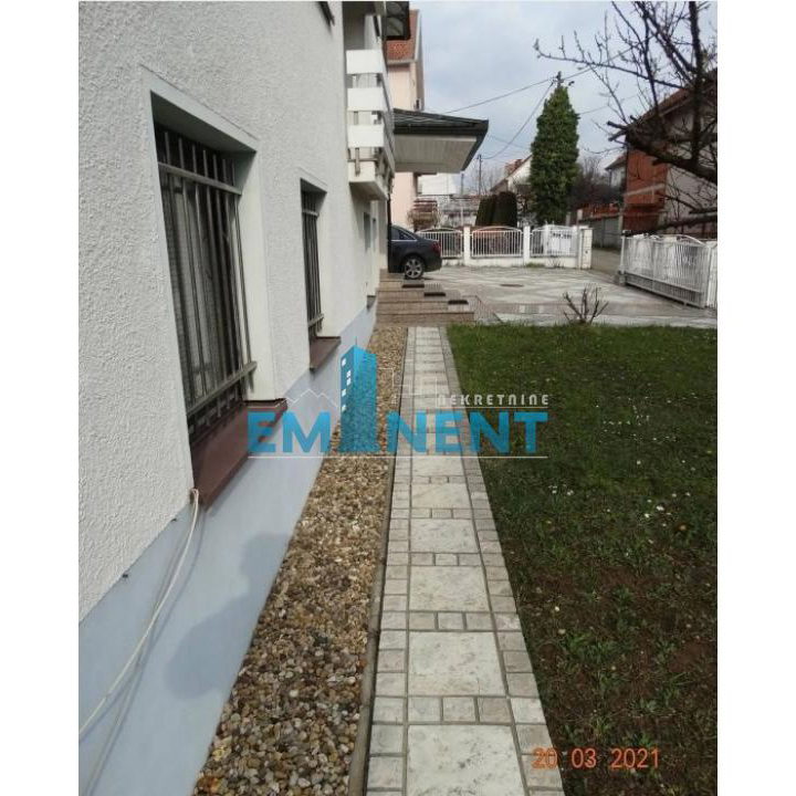 Kuća Prodaja Beograd Sremčica 300 m2