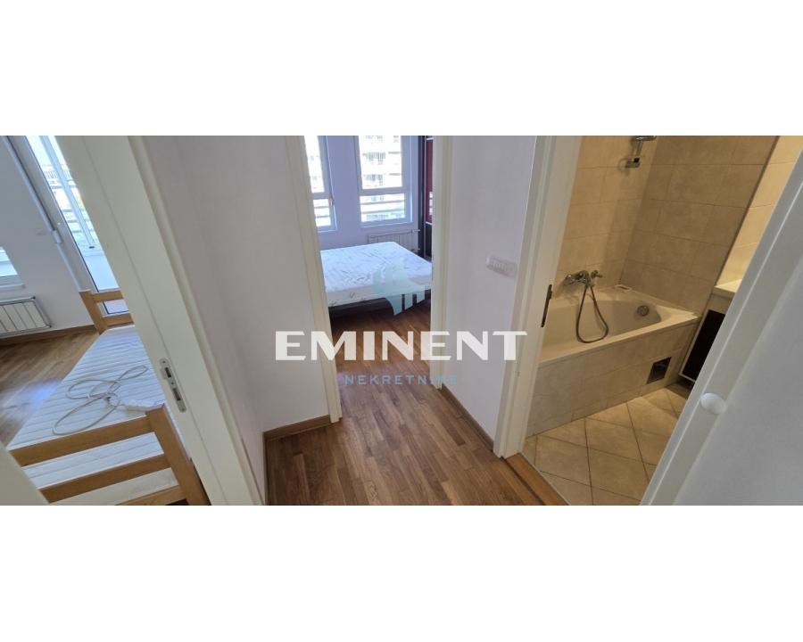 Trosoban stan za izdavanje, Blok 67 – Belville, Beograd, 100m², 1.300 €/mes