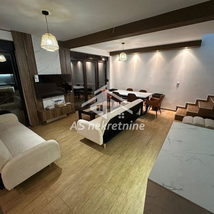 Kuća Izdavanje Beograd  185 m2