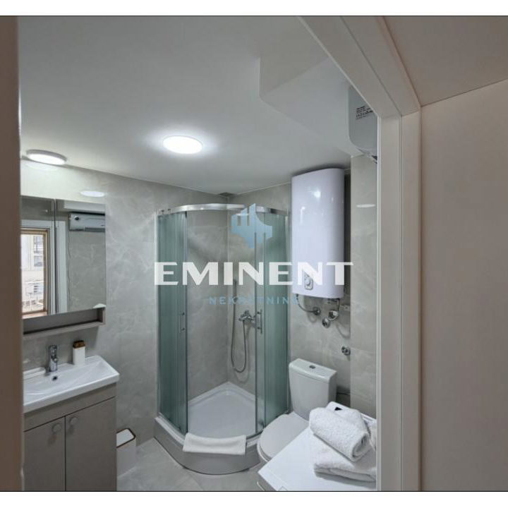Dvosoban stan za izdavanje, Hram Svetog Save, Beograd, 54m², 850 €/mes