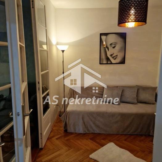 Trosoban stan za izdavanje, Slavija, Beograd, 73m², 1.000 €/mes