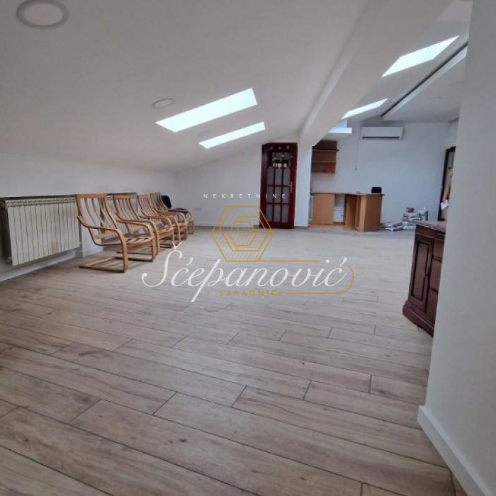 Lokal Izdavanje Novi Sad  92 m2