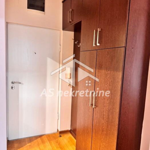 Trosoban stan za izdavanje, Lekino Brdo, Beograd, 67m², 1. sprat, 800 €/mes