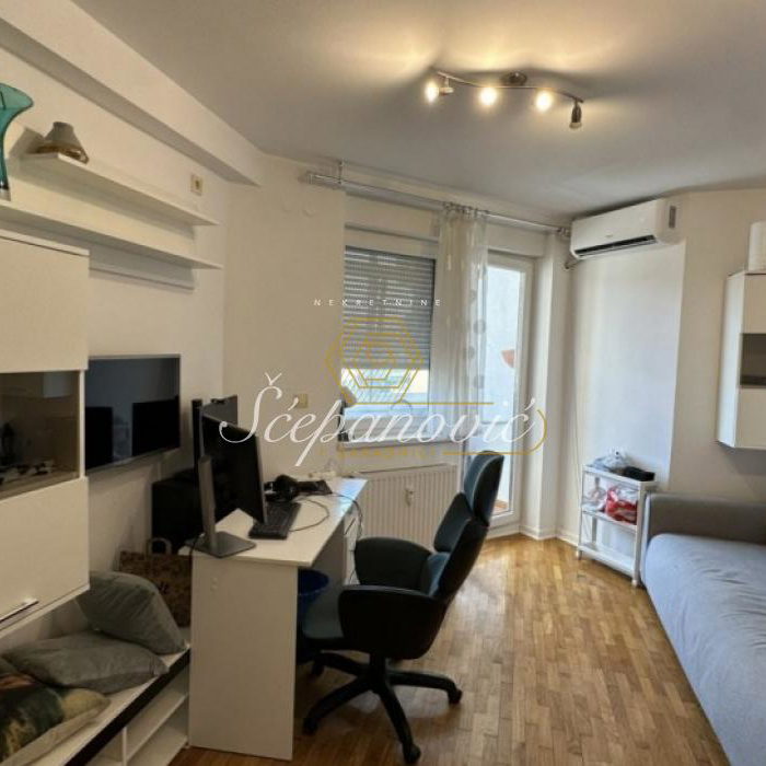 Stan Prodaja Novi Sad  79 m2