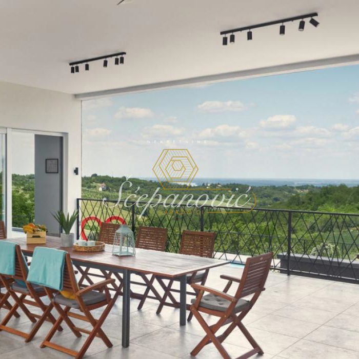 Kuća za izdavanje, Centar, Sremski Karlovci, 295m², 1.800 €/mes