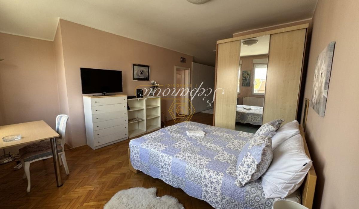 stanovi-prodaja-WteHINdNCR Petosoban stan na prodaju, Centar, Novi Sad, 120m², 330.000 €