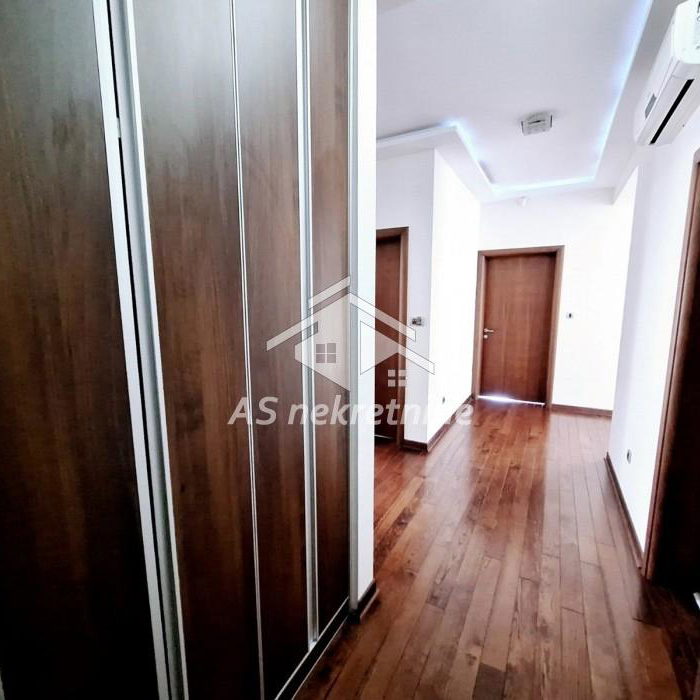 Stan Izdavanje Beograd Dedinje 135 m2