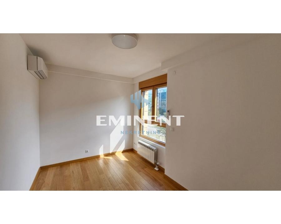 stanovi-prodaja-YhbmvvkoRe Stan Izdavanje Beograd Blok 65 107 m2