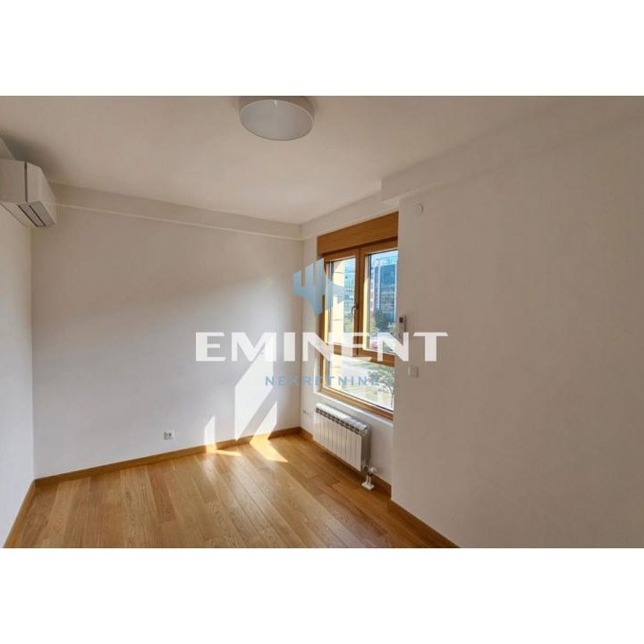 Stan Izdavanje Beograd Blok 65 107 m2