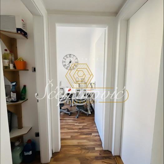 Četvorosoban stan na prodaju, Centar, Novi Sad, 131m², 450.000 €