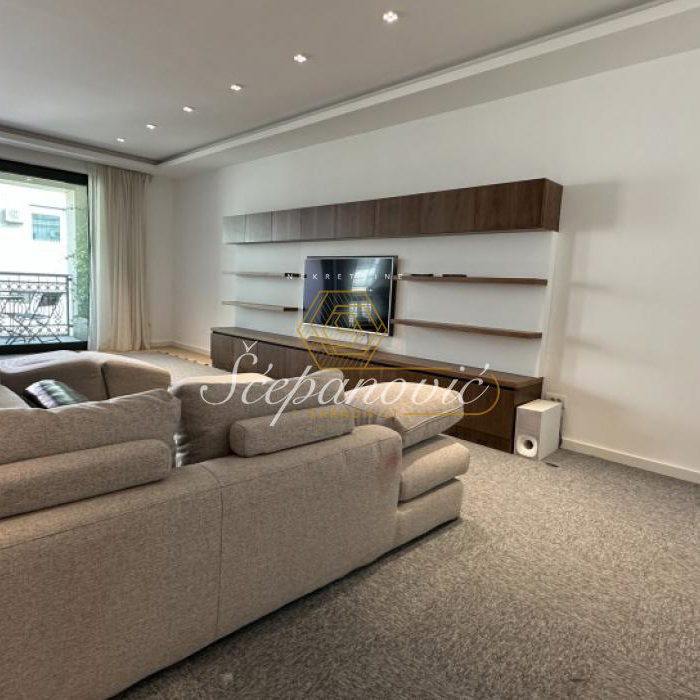 Stan Izdavanje Beograd Krunska 163 m2