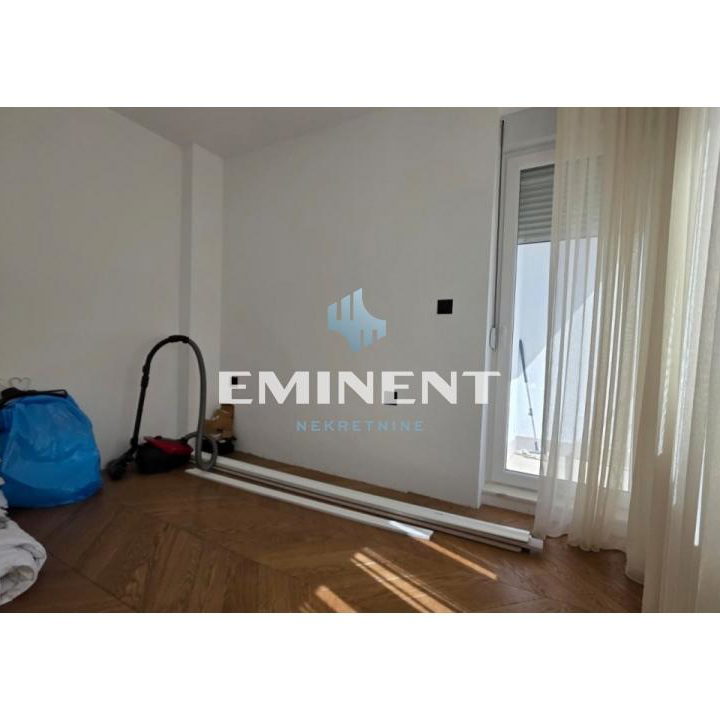 Trosoban stan na prodaju, Cvetkova Pijaca, Beograd, 116m², 464.000 €