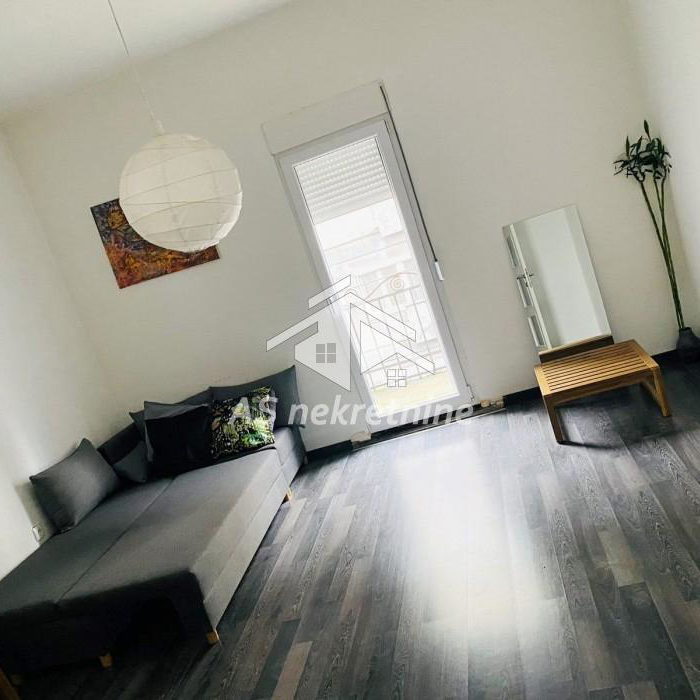 Četvorosoban stan za izdavanje, Terazije, Beograd, 120m², 900 €/mes