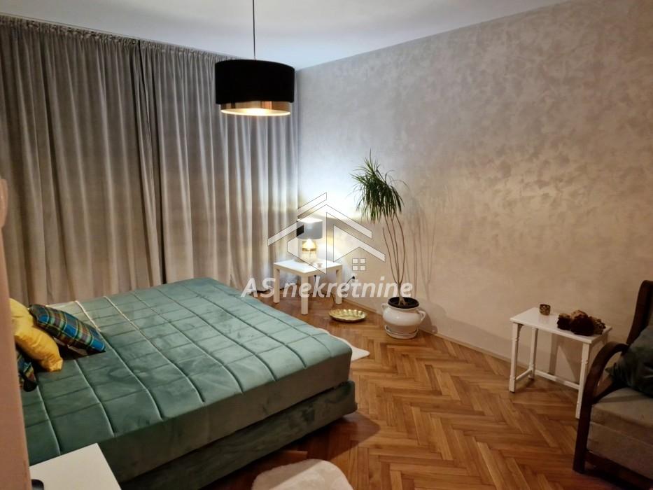Trosoban stan za izdavanje, Slavija, Beograd, 73m², 1.000 €/mes
