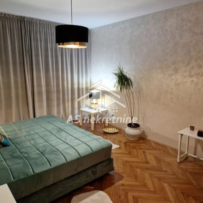 Trosoban stan za izdavanje, Slavija, Beograd, 73m², 1.000 €/mes