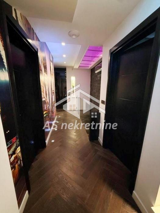 Četvorosoban stan na prodaju, Crveni Krst Vračar, Beograd, 117m², 425.000 €