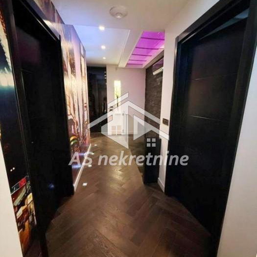 Četvorosoban stan na prodaju, Crveni Krst Vračar, Beograd, 117m², 425.000 €
