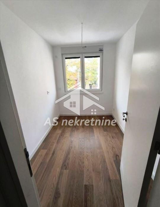 stanovi-prodaja-beograd-3Ea8hObYOj Trosoban stan na prodaju, Cara Dušana, Beograd, 58m², 174.000 €