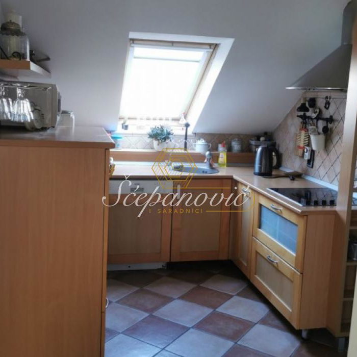 Stan Prodaja Novi Sad  77 m2