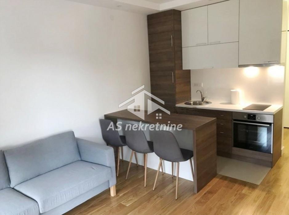 Stan Izdavanje Beograd Južni Bulevar 43 m2