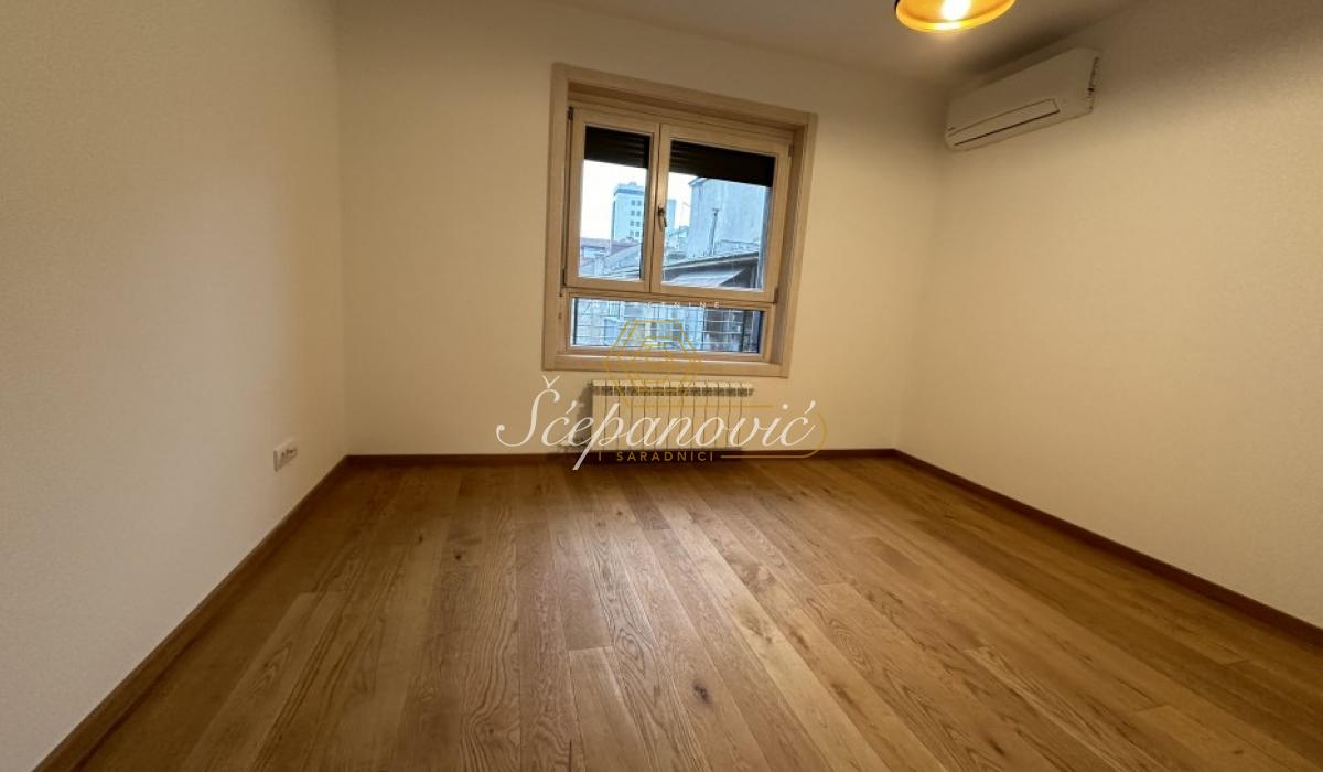 Stan Prodaja Beograd Stan Prodaja Beograd Hram Svetog Save 128 m2