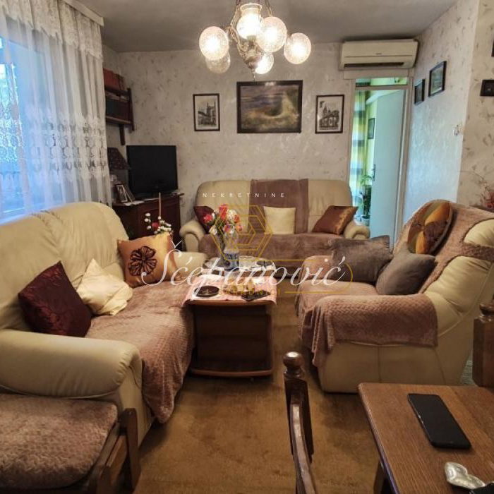 Stan Prodaja Novi Sad  74 m2