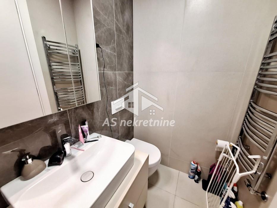 stanovi-prodaja-beograd-IsaNgaoJ1c Stan Izdavanje Beograd Dorćol 50 m2